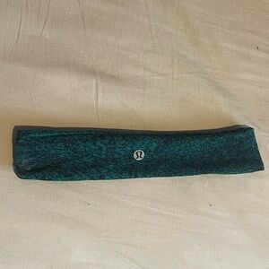 Green lululemon headband never worn